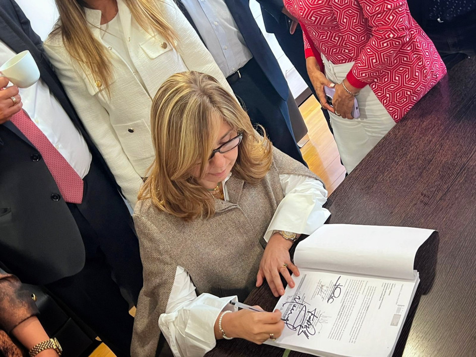 la senadora Norma Hurtado. la senadora Norma Hurtado.