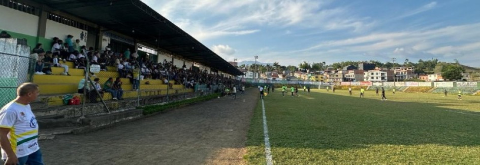 En el estadio El Vergel, Gama Riosucio Supía goleó 3-0 a Santa Rosa. En el estadio El Vergel, Gama Riosucio Supía goleó 3-0 a Santa Rosa.