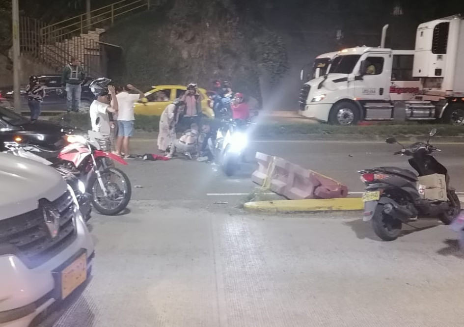 El accidente ocurrió antes de llegar a la estación de servicio de la Terminal Los Cámbulos. El accidente ocurrió antes de llegar a la estación de servicio de la Terminal Los Cámbulos.