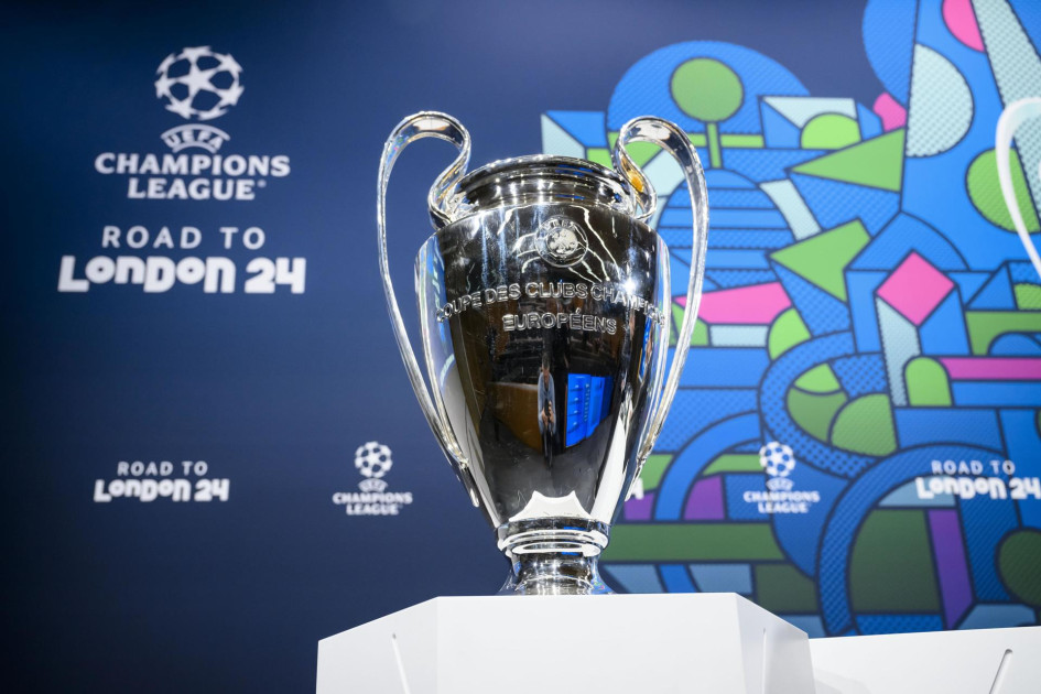 El trofeo de la Liga de Campeones aparece durante el sorteo de los cuartos de final de la Liga de Campeones en la sede de la UEFA en Nyon, Suiza, este 15 de marzo del 2024.