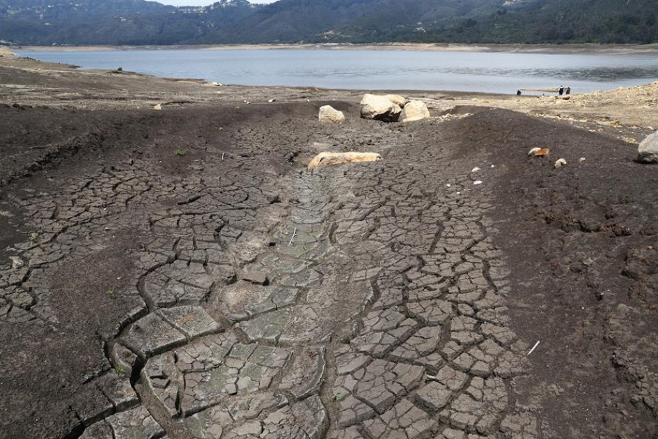 embalse San Rafael, La Calera Fotografía de archivo del 11 de abril de 2024 que muestra las extensas playas formadas por la falta de agua el embalse San Rafael ubicado en el municipio de La Calera (Colombia).