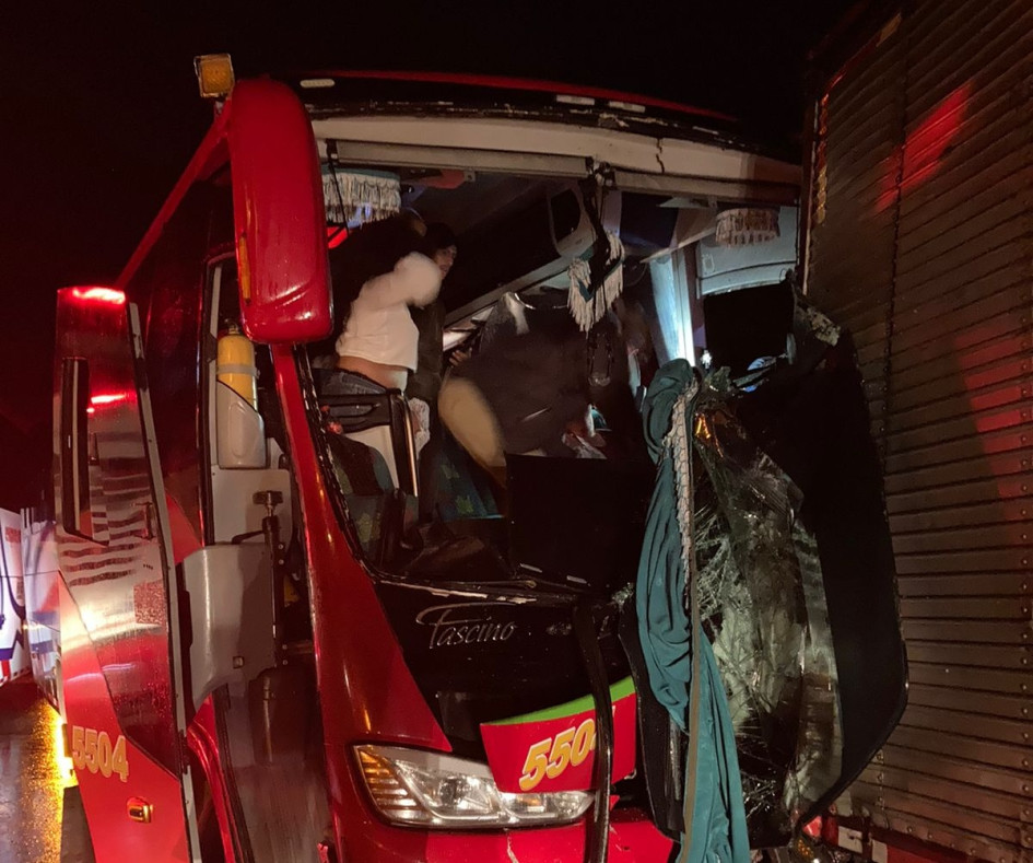 Este es el bus que se chocó cuando se dirigía hacia Pensilvania (Caldas). Este es el bus que se chocó cuando se dirigía hacia Pensilvania (Caldas).