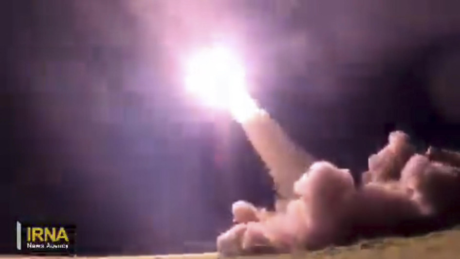 Captura de vídeo de IRNA que muestra el momento en el que la Fuerza Aeroespacial del Cuerpo de la Guardia Revolucionaria Islámica lanza los misiles balísticos en la operación de ayer sábado contra Israel. Captura de vídeo de IRNA que muestra el momento en el que la Fuerza Aeroespacial del Cuerpo de la Guardia Revolucionaria Islámica lanza los misiles balísticos en la operación de ayer sábado contra Israel.