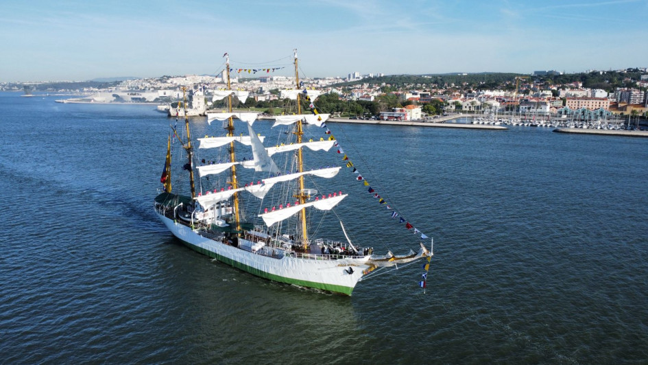 El buque ARC Gloria en su llegada a Lisboa (Portugal), en donde estuvo hasta el 17 de abril, antes de partir hacia Italia, Francia, España, Bélgica, Suecia, Alemania, Países Bajos y Reino Unido. El buque ARC Gloria en su llegada a Lisboa (Portugal), en donde estuvo hasta el 17 de abril, antes de partir hacia Italia, Francia, España, Bélgica, Suecia, Alemania, Países Bajos y Reino Unido.