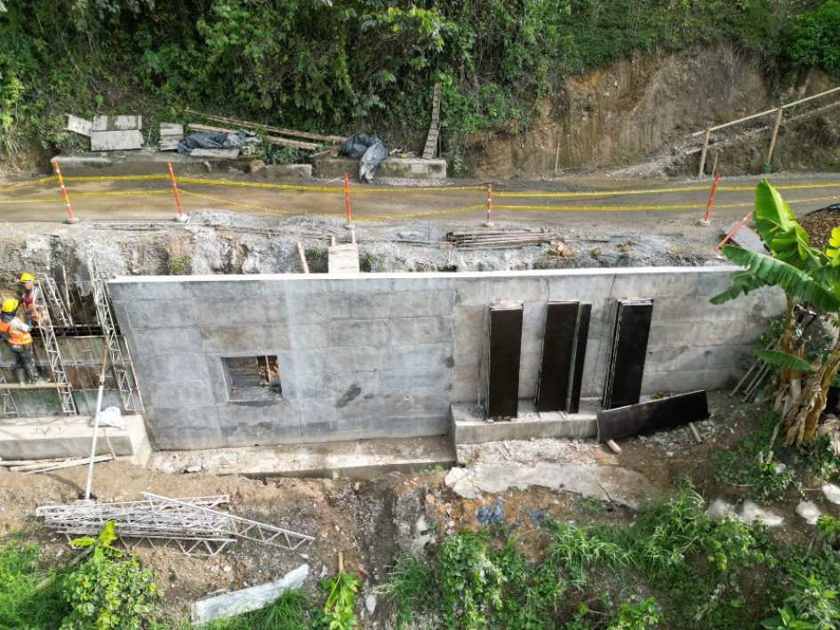 Entre las obras está la adecuación de muros de contención en la vía Salamina-Pácora.