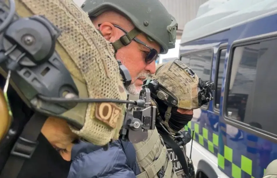 Llegada de Salvatore Mancuso a Colombia Salvatore Mancuso llegó a Colombia a finales de febrero tras ser deportado desde Estados Unidos, donde cumplió una condena de 15 años por narcotráfico.