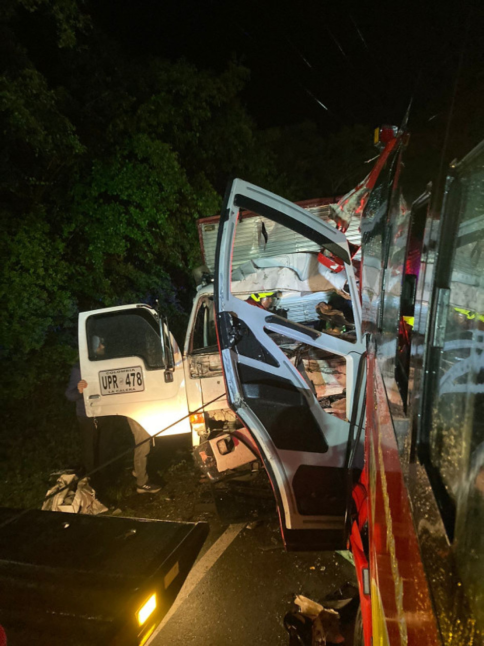 El accidente ocurrió en la madrugada de ayer, en la vía Honda - Guaduas. El accidente ocurrió en la madrugada de ayer, en la vía Honda - Guaduas.