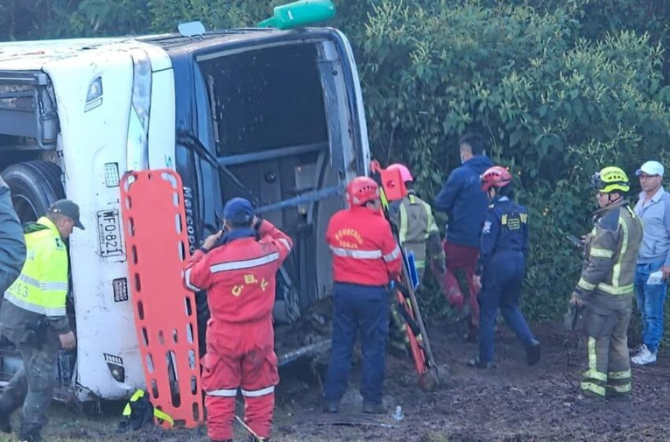 El accidente ocurrió en Moniquirá (Boyacá). El bus cubría la ruta Bogotá-Bucaramanga. El accidente ocurrió en Moniquirá (Boyacá). El bus cubría la ruta Bogotá-Bucaramanga.