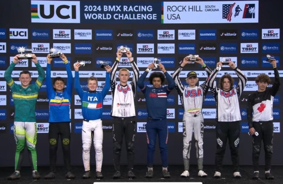 El caldense Juan Jerónimo Marín (segundo de izquierda a derecha) logró para Colombia la medalla de plata en el Mundial de BMX. El caldense Juan Jerónimo Marín (segundo de izquierda a derecha) logró para Colombia la medalla de plata en el Mundial de BMX.