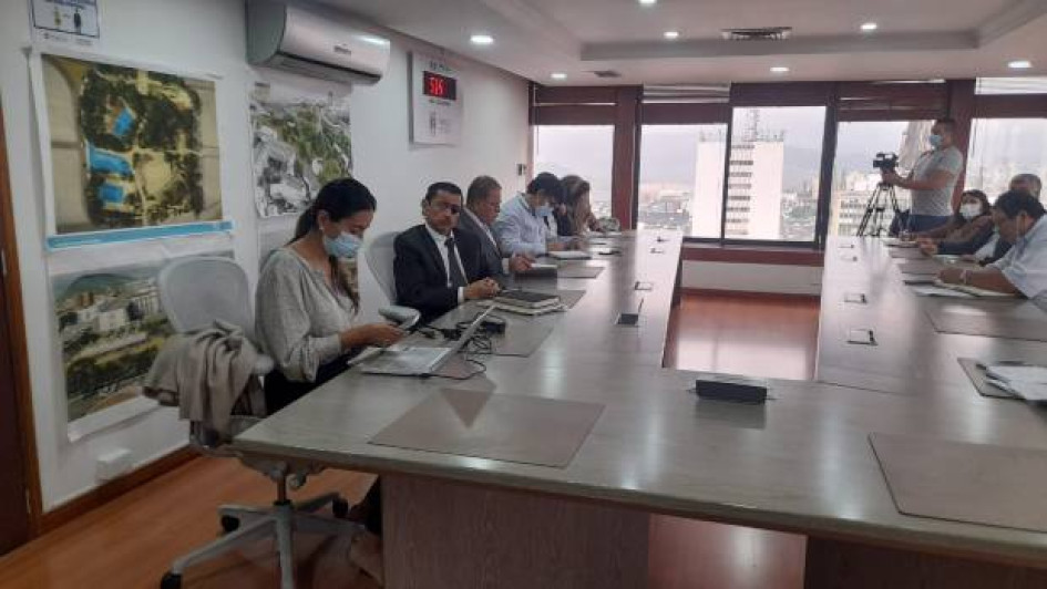 Foto I Archivo cortesía Educal I LA PATRIA Miembros de la junta directiva de Educal se han reunido con los nuevos prestadores de salud en Caldas. Han ido a las IPS y a los sitios de entrega de medicamentos en busca de constatar la prestación de servicios. Ayer se reunieron para definir acciones. Foto I Archivo cortesía Educal I LA PATRIA Miembros de la junta directiva de Educal se han reunido con los nuevos prestadores de salud en Caldas. Han ido a las IPS y a los sitios de entrega de medicamentos en busca de constatar la prestación de servicios. Ayer se reunieron para definir acciones.