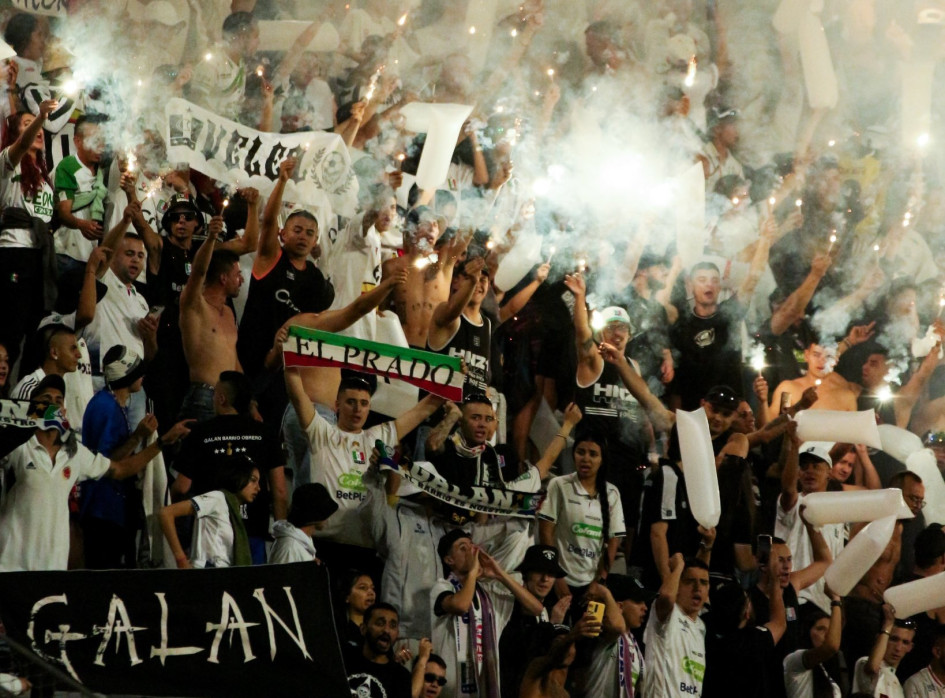 La barra Holocausto Norte en el estadio Manuel Murillo de Ibagué. La barra Holocausto Norte en el estadio Manuel Murillo de Ibagué.