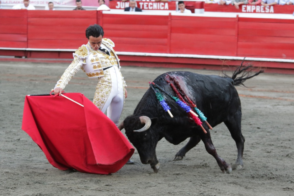 Juan de Castilla, torero colombiano en su última actuación en Manizales. Juan de Castilla, torero colombiano en su última actuación en Manizales.