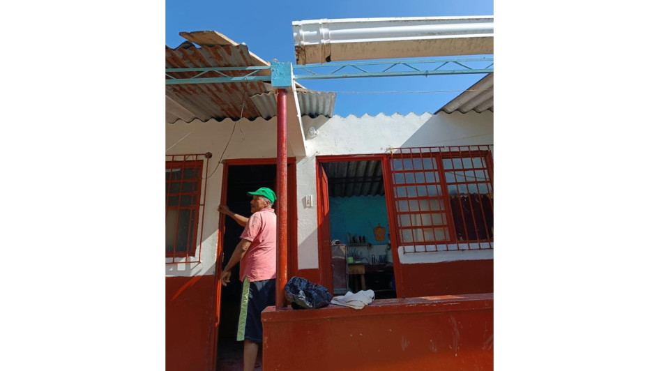 Así quedaron algunas viviendas en zona rural de Aranzazu después del vendaval del sábado. Así quedaron algunas viviendas en zona rural de Aranzazu después del vendaval del sábado.