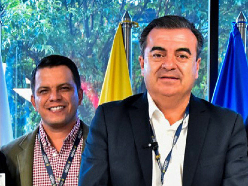 A la izquierda, el exsubdirector de la UNGRD, Esneyder Pinilla. A la derecha, Olmedo López, exdirector del ente. A la izquierda, el exsubdirector de la UNGRD, Esneyder Pinilla. A la derecha, Olmedo López, exdirector del ente.