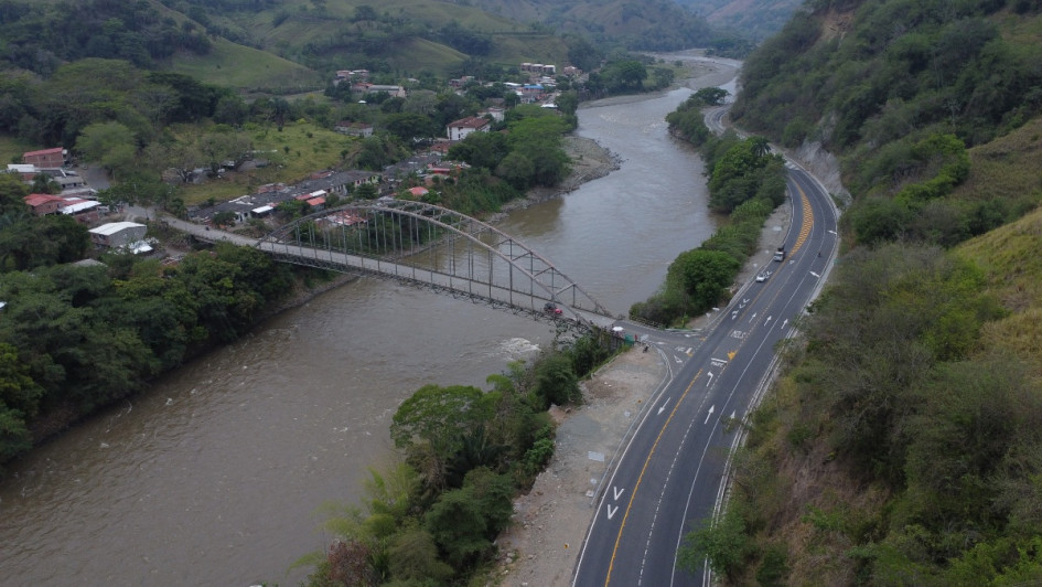 Los cierres entre La Felisa (foto), en jurisdicción de La Merced (Caldas), y La Pintada (Antioquia) durarán una semana. Los cierres entre La Felisa (foto), en jurisdicción de La Merced (Caldas), y La Pintada (Antioquia) durarán una semana.
