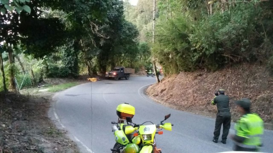 El hallazgo del cadáver se dio en la vía entre la cabecera municipal de Manizales y el sector de Tres Puertas, por la vereda La Cabaña. El hallazgo del cadáver se dio en la vía entre la cabecera municipal de Manizales y el sector de Tres Puertas, por la vereda La Cabaña.