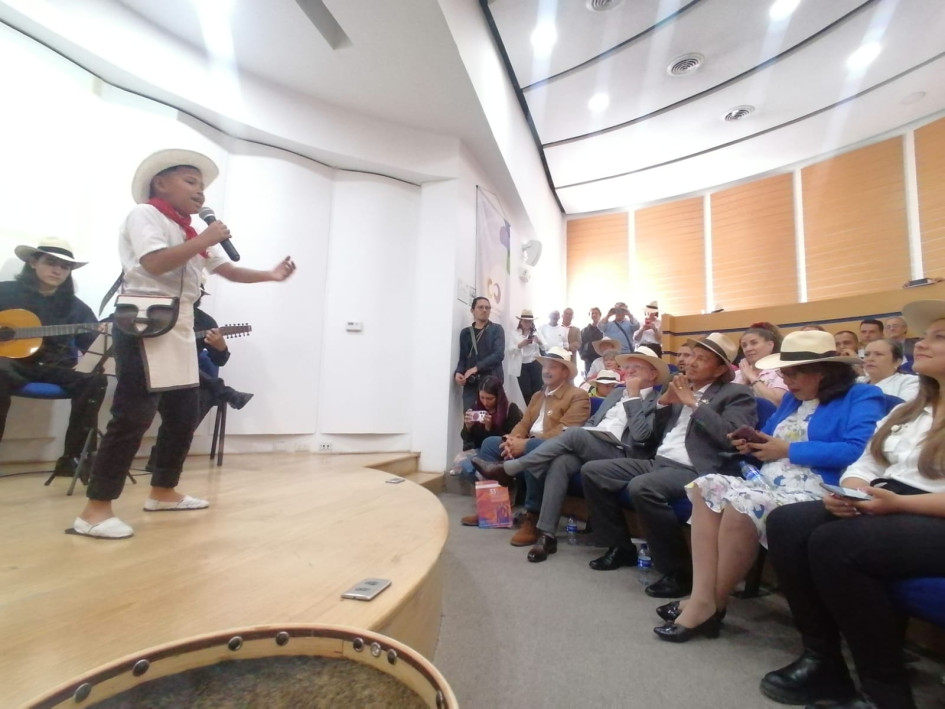 El pasillerito Jerónimo Cañón Solis durante la presentación del Festival Nacional del Pasillo. El pasillerito Jerónimo Cañón Solis durante la presentación del Festival Nacional del Pasillo.