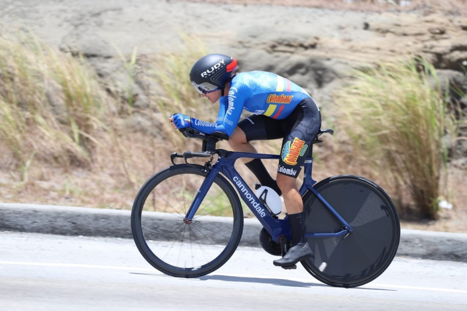 Diana Carolina Peñuela durante la contrarreloj élite del Campeonato Panamericano de Ruta.