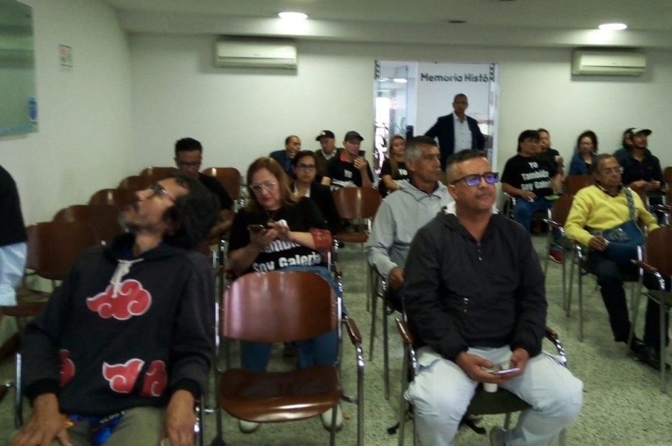 Los comerciantes de la Galería se acomodaron el el Concejo de Manizales para protestar por la remodelación que anunció la Alcaldía. Los comerciantes de la Galería se acomodaron el el Concejo de Manizales para protestar por la remodelación que anunció la Alcaldía.