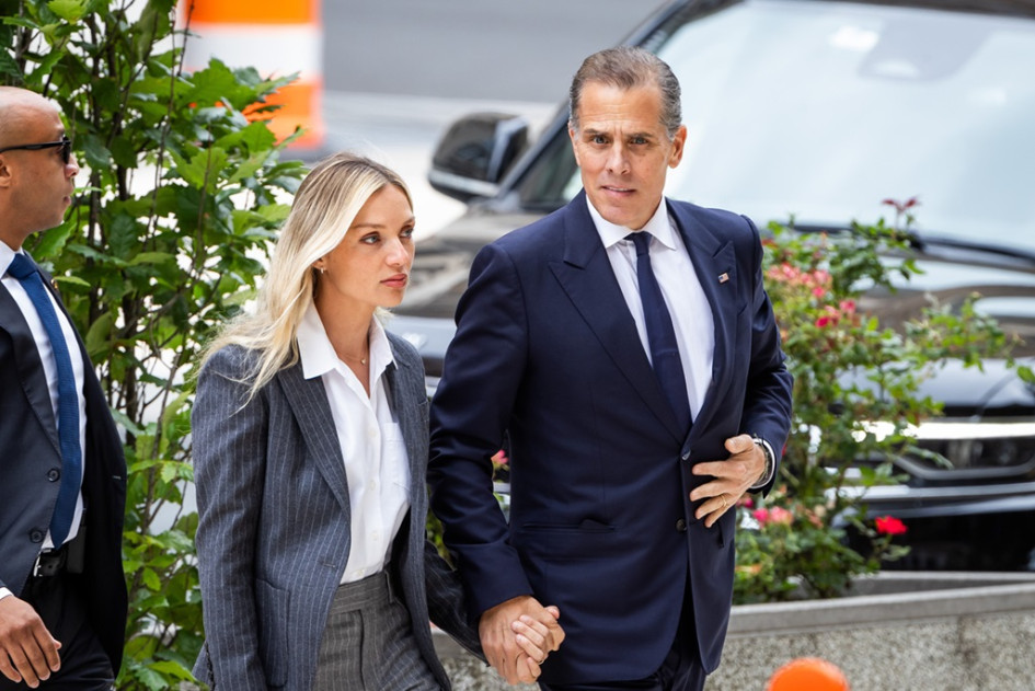 Hunter Biden y su esposa Melissa Cohen ayer en el juicio. Hunter Biden y su esposa Melissa Cohen ayer en el juicio.