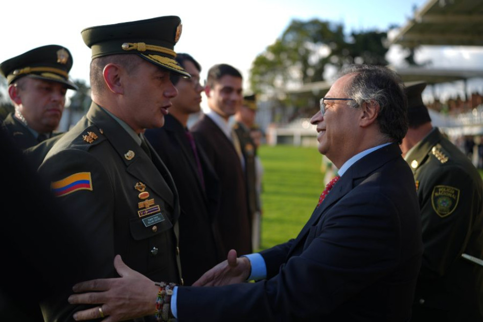 Gustavo Petro El presidente, Gustavo Petro, este martes durante la ceremonia de ascensos de coroneles a generales de la Policía Nacional que se cumplió en la Escuela de Cadetes General Santander en Bogotá.