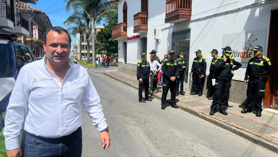 El Consejo de seguridad en Anserma lo presidió el secretario de Gobierno departamental, Jorge Andrés Gómez Escudero. El Consejo de seguridad en Anserma lo presidió el secretario de Gobierno departamental, Jorge Andrés Gómez Escudero.