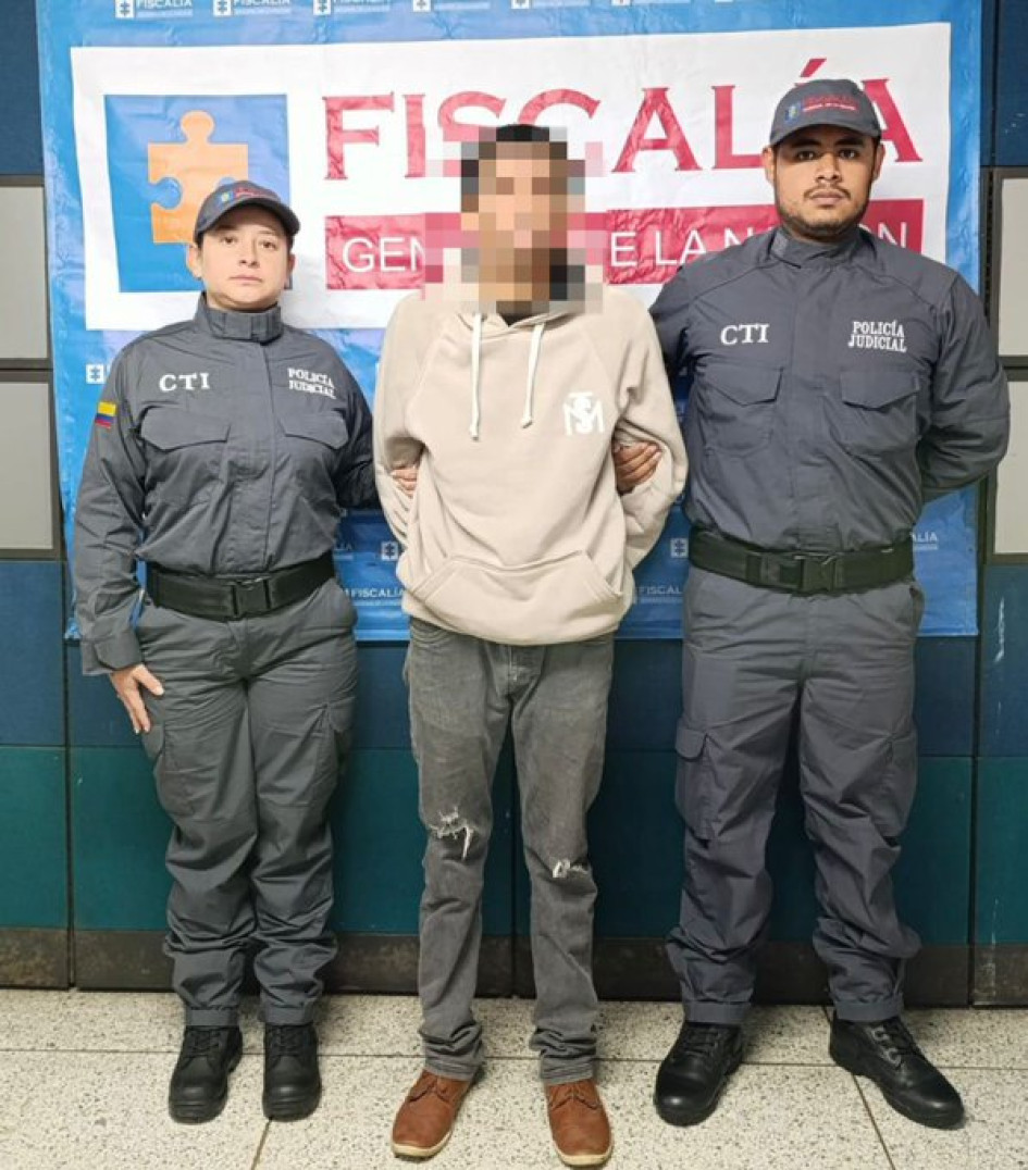 Detenido. Detenido.