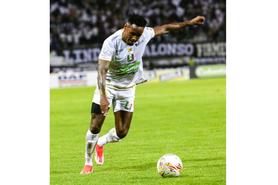 Gustavo Torres. Gustavo Torres.