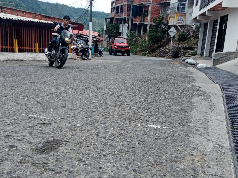 Desde este martes y hasta el próximo 21 de junio habrá cierre total de la entrada al corregimiento de Arauca (Palestina) por obras de pavimentación. Se recomienda tomar la vía alterna por el Kilómetro 41 de Manizales. Desde este martes y hasta el próximo 21 de junio habrá cierre total de la entrada al corregimiento de Arauca (Palestina) por obras de pavimentación. Se recomienda tomar la vía alterna por el Kilómetro 41 de Manizales.