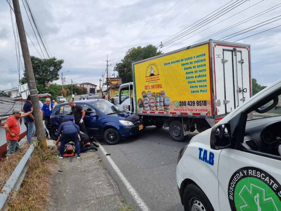 El accidente ocurrió en el Bajo Tablazo, de Manizales. El accidente ocurrió en el Bajo Tablazo, de Manizales.