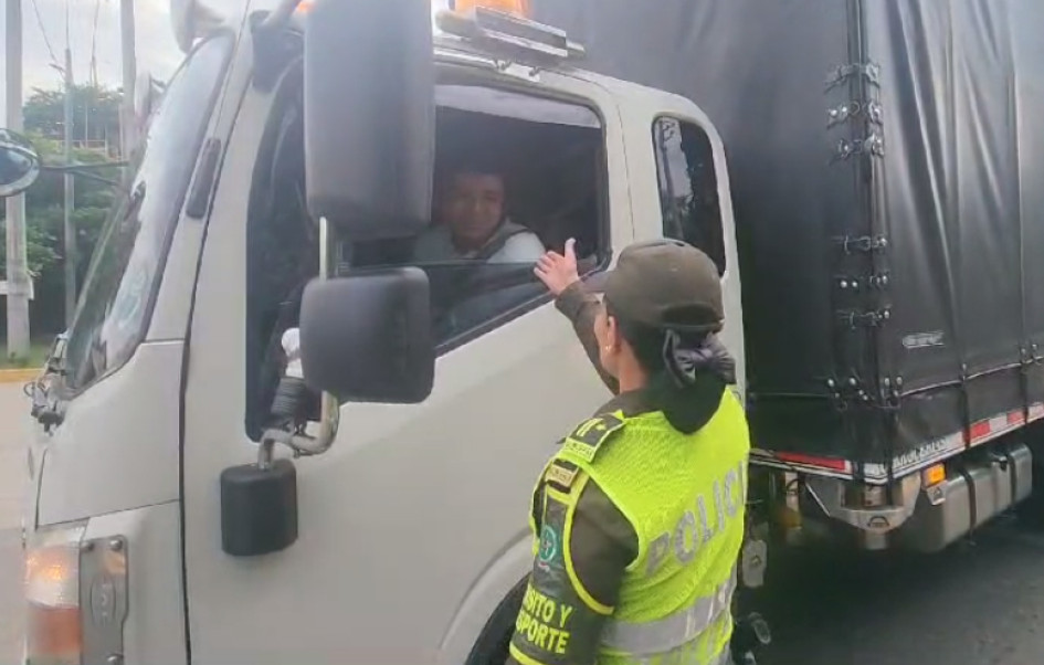 Campañas en Caldas con los conductores para que tomen medidas de precaución. Campañas en Caldas con los conductores para que tomen medidas de precaución.