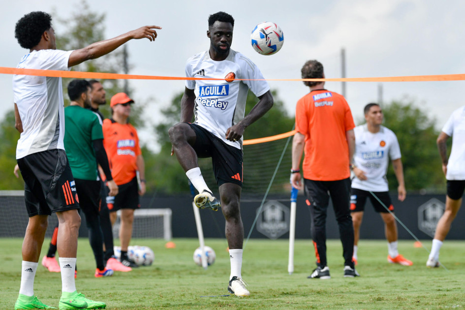 Davinson Sánchez, durante la jornada de entrenamiento, en Houston (Estados Unidos). Davinson Sánchez, durante la jornada de entrenamiento, en Houston (Estados Unidos).