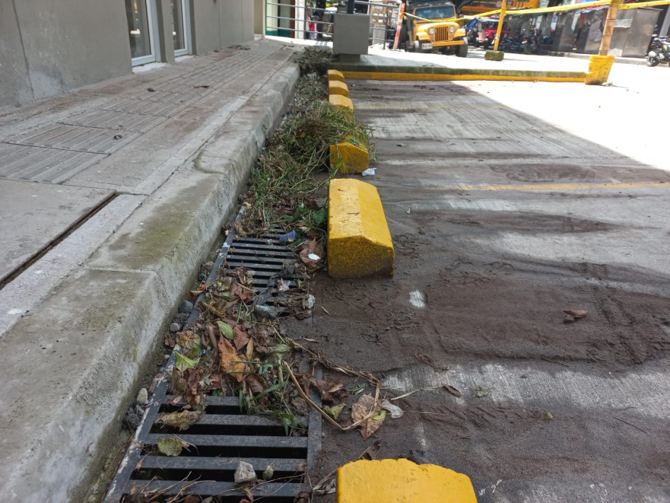 La estación no solo adolece de servicio de energía, sino que ahora se inunda cuando llueve. La estación no solo adolece de servicio de energía, sino que ahora se inunda cuando llueve.