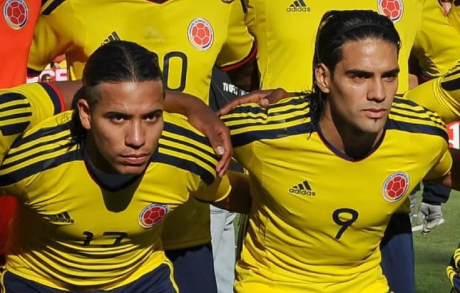 "Felicitaciones goleador, es un placer haber compartido cancha contigo #225 #DayroMoreno", fueron las palabras que Falcao García (d) le dedicó a Dayro Moreno (i) cuando el tolimense se convirtió en el máximo goleador del Fútbol Profesional Colombiano. Los dos se reencontrarán este semestre en la Liga y se enfrentarán en la fecha 9. "Felicitaciones goleador, es un placer haber compartido cancha contigo #225 #DayroMoreno", fueron las palabras que Falcao García (d) le dedicó a Dayro Moreno (i) cuando el tolimense se convirtió en el máximo goleador del Fútbol Profesional Colombiano. Los dos se reencontrarán este semestre en la Liga y se enfrentarán en la fecha 9.
