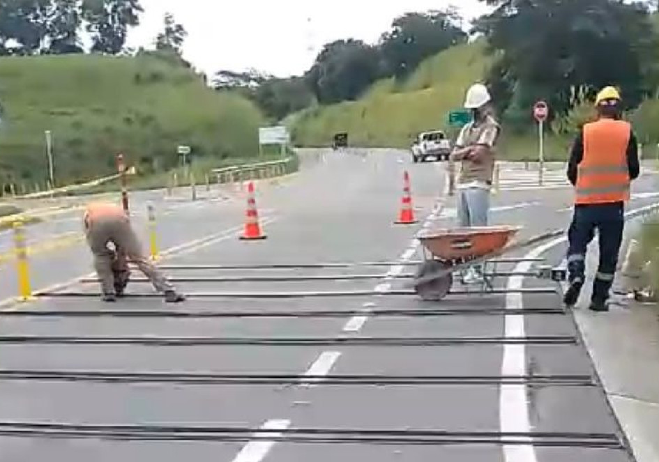 Estos son los reductores de velocidad que comenzaron a instalar en el sector de Las Margaritas, en jurisdicción de Risaralda (Caldas). Estos son los reductores de velocidad que comenzaron a instalar en el sector de Las Margaritas, en jurisdicción de Risaralda (Caldas).