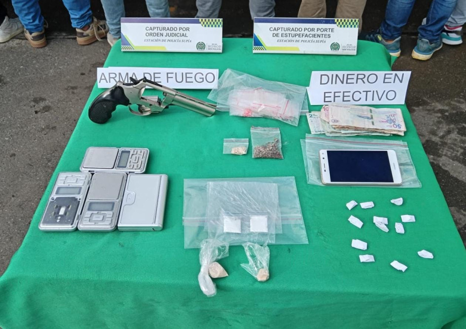 Elementos que les hallaron. Elementos que les hallaron.