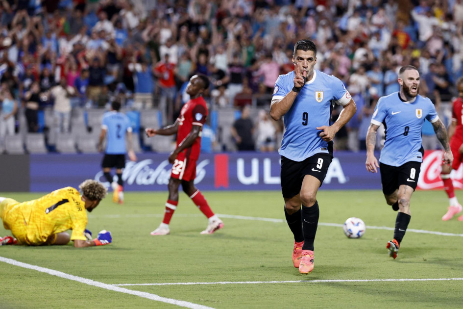 Luis Suárez, capitán y máximo goleador histórico de Uruguay, anotó el empate para su selección al final del partido, lo cual le permitió acceder a la tanda de penaltis que les dio la victoria 4-2 a los sudamericanos sobre Canadá. Luis Suárez, capitán y máximo goleador histórico de Uruguay, anotó el empate para su selección al final del partido, lo cual le permitió acceder a la tanda de penaltis que les dio la victoria 4-2 a los sudamericanos sobre Canadá.