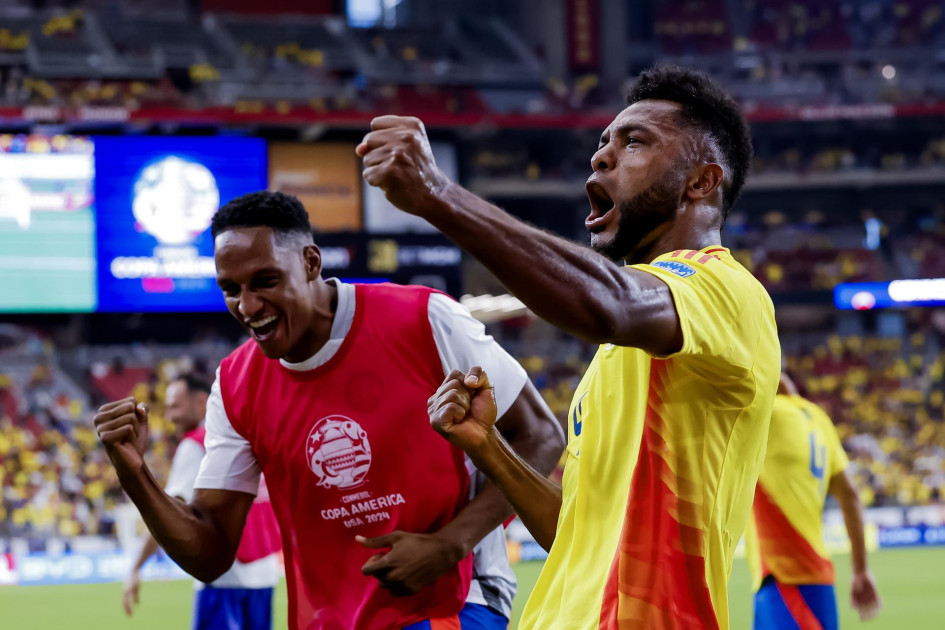 Miguel Borja celebra con Yerry Mina. Miguel Borja celebra con Yerry Mina.