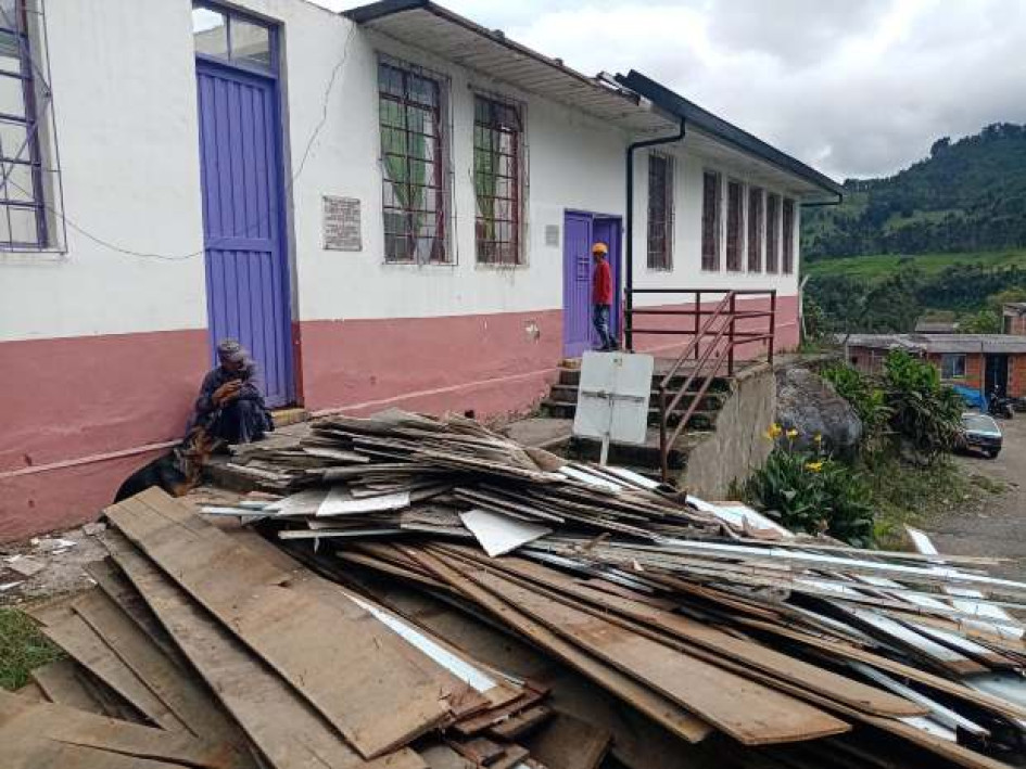 Pacto por la Educación de Villamaría busca intervenir este año en unas 14 sedes educativas. Con recursos de donaciones y con dineros de la Gobernación y de la Alcaldía intervienen cuatro escuelas rurales, incluida la de la vereda Gallinazo. Pacto por la Educación de Villamaría busca intervenir este año en unas 14 sedes educativas. Con recursos de donaciones y con dineros de la Gobernación y de la Alcaldía intervienen cuatro escuelas rurales, incluida la de la vereda Gallinazo.