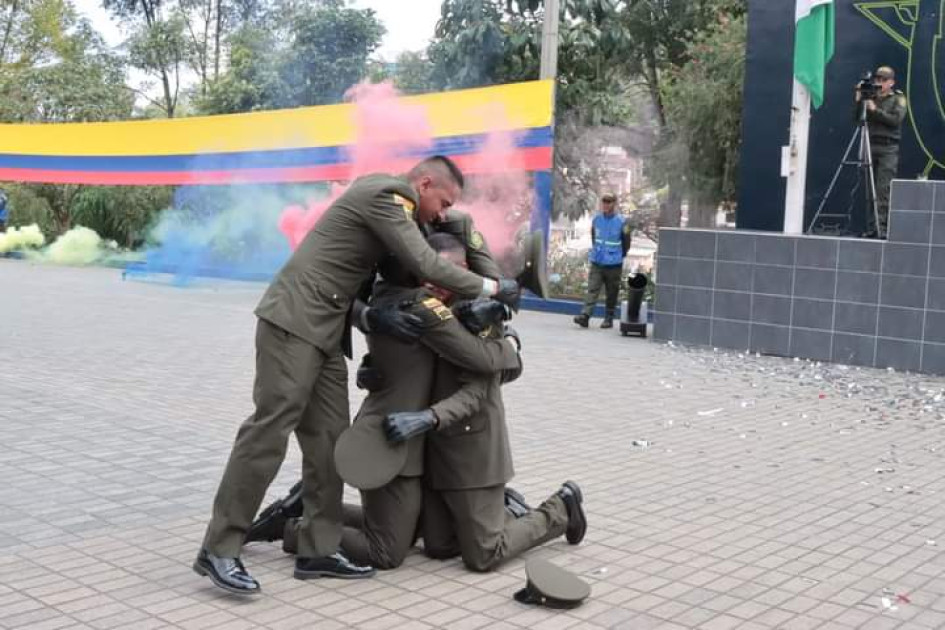 La felicidad de los graduados La felicidad de los graduados.