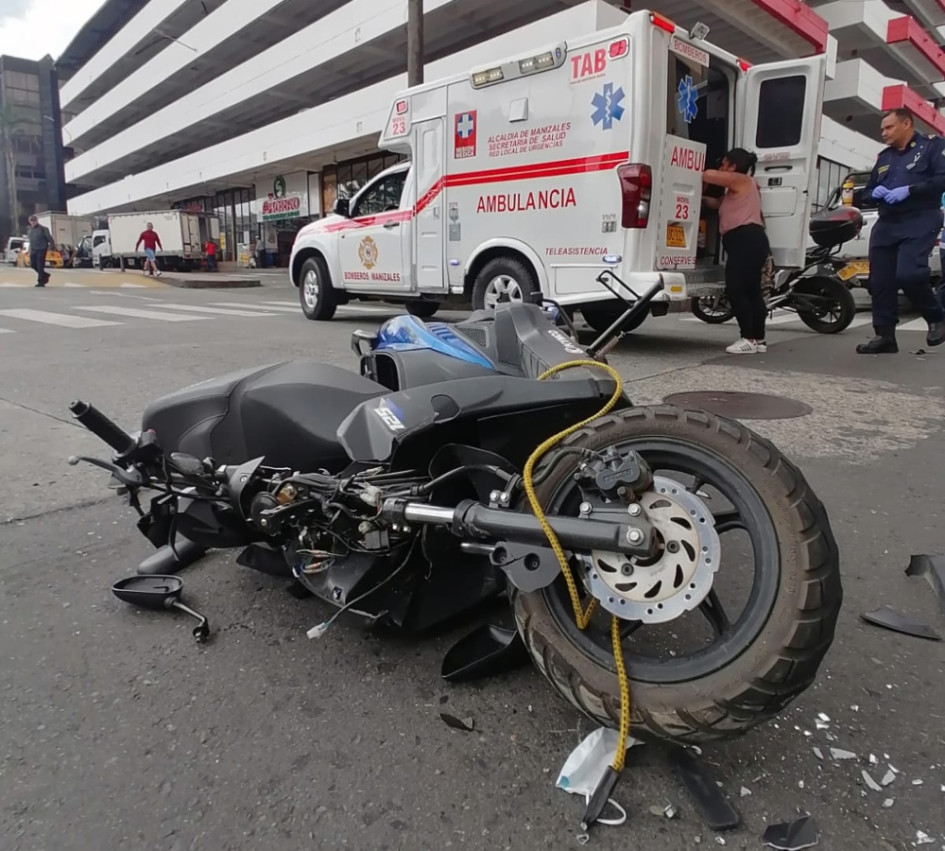 Accidente en la carrera 20 con calle 28, en el centro de Manizales. Accidente en la carrera 20 con calle 28, en el centro de Manizales.