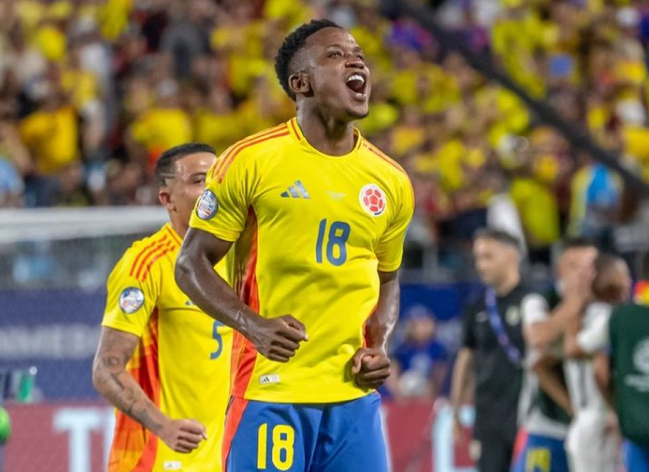 Luis Fernando Sinisterra Lucumí, de las divisiones menores del Once Caldas, a las puertas de ser campeón de América con la Selección Colombia. Luis Fernando Sinisterra Lucumí, de las divisiones menores del Once Caldas, a las puertas de ser campeón de América con la Selección Colombia.