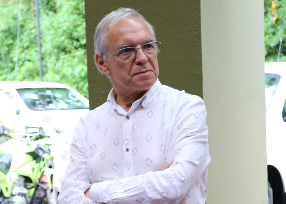 El ministro de Hacienda, Ricardo Bonilla, durante su visita a Cenicafé, en Chinchiná (Caldas). El ministro de Hacienda, Ricardo Bonilla, durante su visita a Cenicafé, en Chinchiná (Caldas).