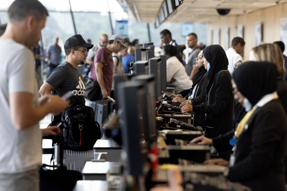 United Airlines atiende a pasajeros en el aeropuerto Dulles en Virginia (Estados Unidos). United Airlines atiende a pasajeros en el aeropuerto Dulles en Virginia (Estados Unidos).