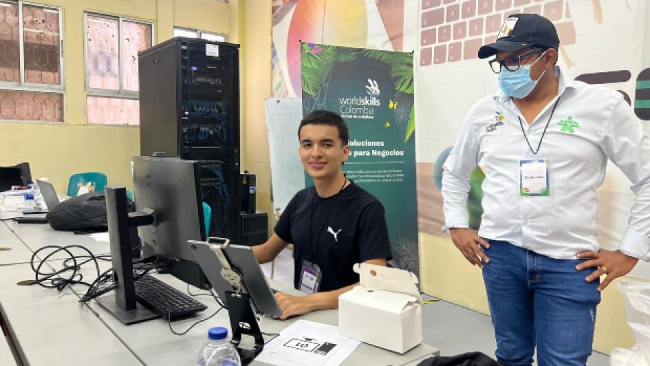 Santiago se siente listo para dejar el nombre del país en alto en su habilidad denominada IT Soluciones de Software para Negocios. Santiago se siente listo para dejar el nombre del país en alto en su habilidad denominada IT Soluciones de Software para Negocios.
