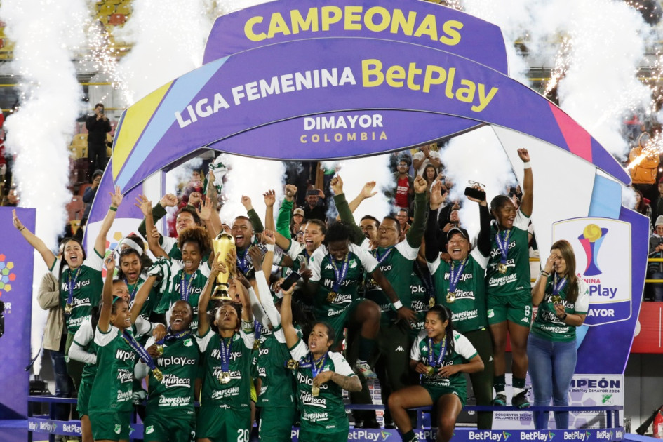 El Deportivo Cali venció 4-1 en el marcador acumulado de la final a Independiente Santa Fe y se coronó campeón de la Liga femenina. El Deportivo Cali venció 4-1 en el marcador acumulado de la final a Independiente Santa Fe y se coronó campeón de la Liga femenina.