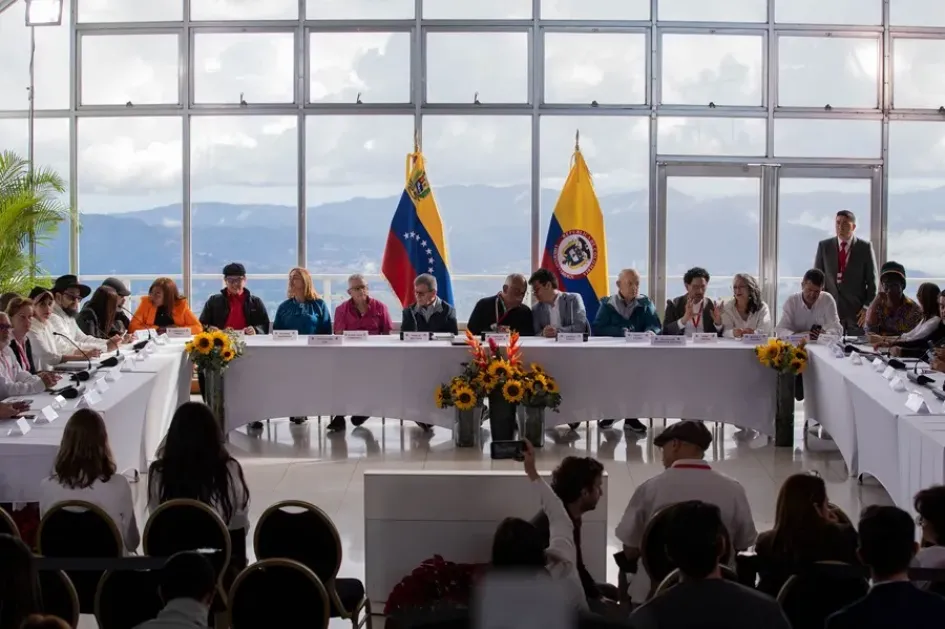 Las mesas de diálogo fueron congeladas. Las mesas de diálogo fueron congeladas.