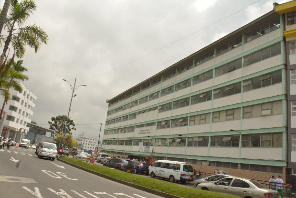 El Tecnológico es uno de los ocho colegios de Manizales en los que presentarán el domingo las pruebas Saber. El Tecnológico es uno de los ocho colegios de Manizales en los que presentarán el domingo las pruebas Saber.