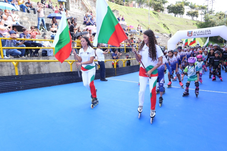 Fue puesta al servicio de la comunidad la pista de patinaje de la Unidad Deportiva Palogrande, que estaba en mal estado y ahora fue recuperada. Fue puesta al servicio de la comunidad la pista de patinaje de la Unidad Deportiva Palogrande, que estaba en mal estado y ahora fue recuperada.