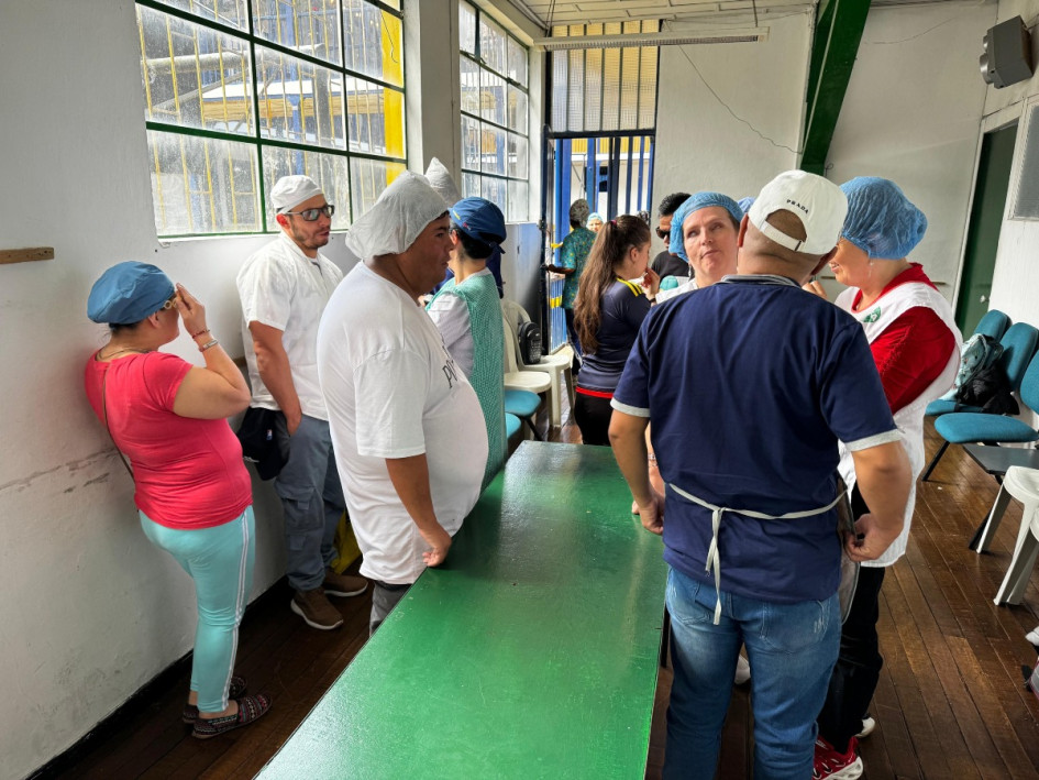 Manizaleños con discapacidades aprenden en el barrio San José, en un curso del Sena y la Alcaldía, sobre salubridad en la cocina. Manizaleños con discapacidades aprenden en el barrio San José, en un curso del Sena y la Alcaldía, sobre salubridad en la cocina.